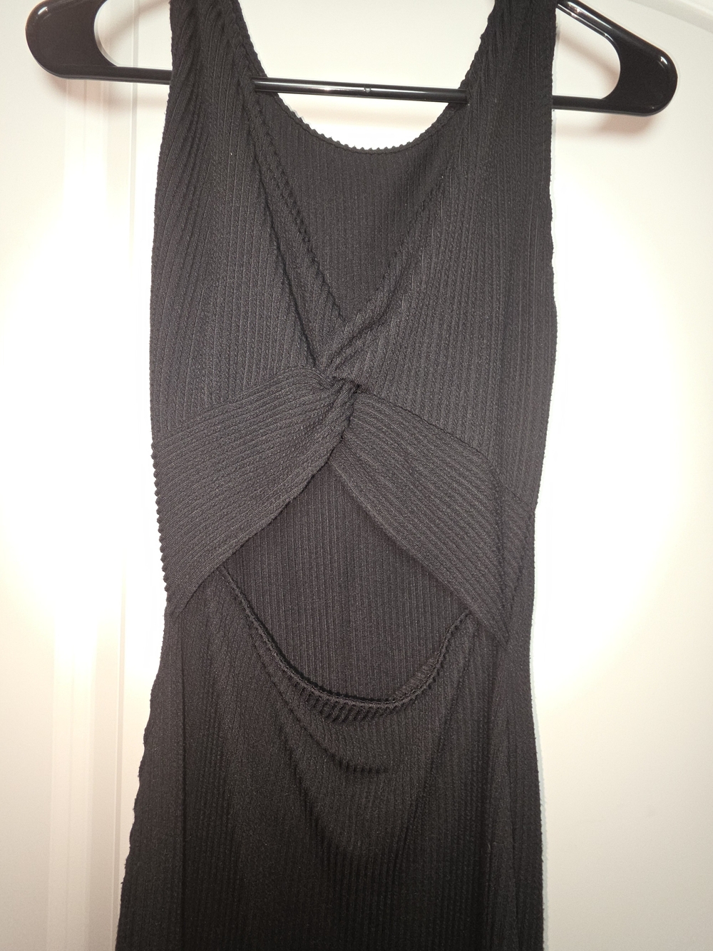 Sexy Form-Fitted Black Ribbed Twist-Front Women’s Dress